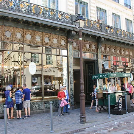 Escalille Le Voltaire