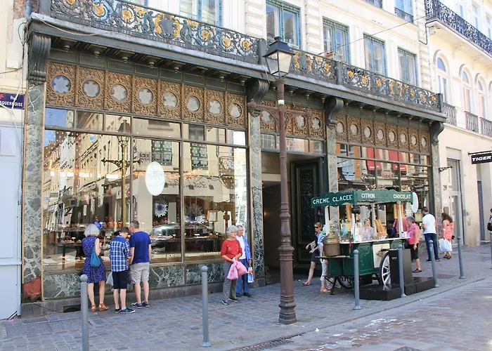 Escalille Le Voltaire