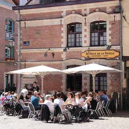 Escalille Le Voltaire