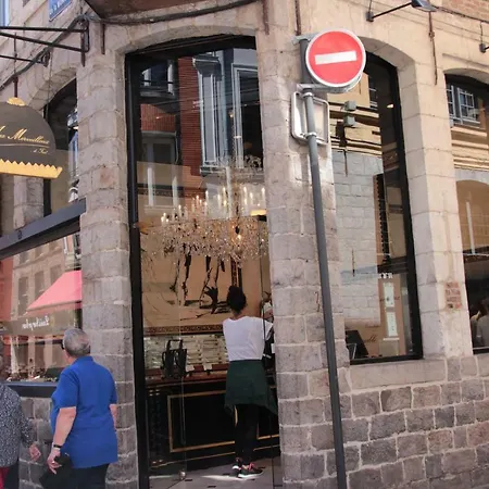 Escalille Le Voltaire リール